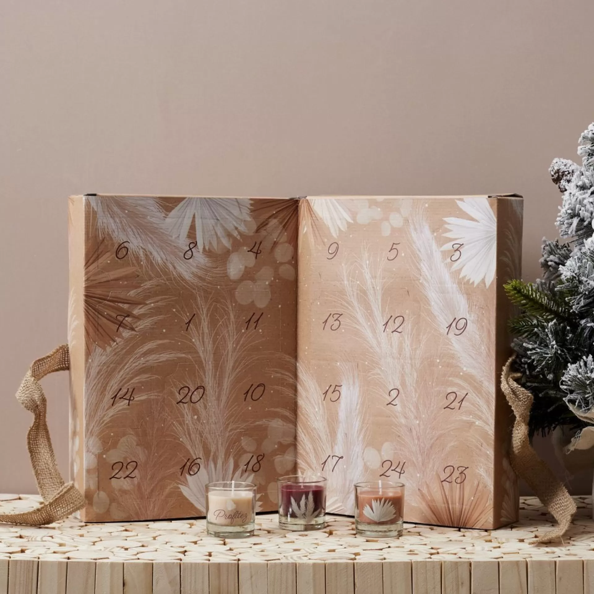 Fop en Bij Adventskalender 2023 Roze - Geurkaarsen Voor Vrouwen - Dames Kerstmis Cadeau Kaarsen Geurkaarsen Roze Shop