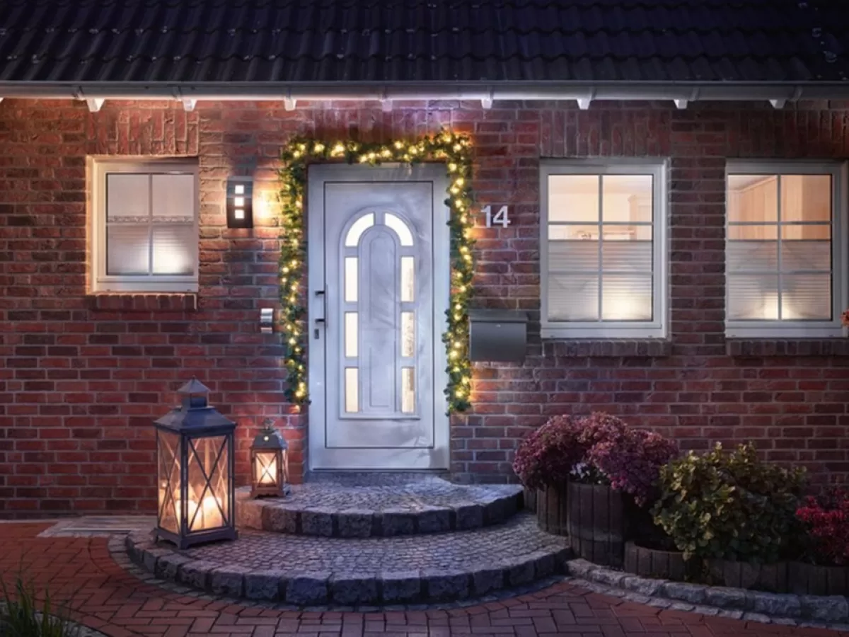 Merkloos Guirlandes>Led Guirlande - Kerstslinger - 80 Warme Led Lampjes Geintegreerd - Met Timer - Lengte 500 Cm - Dennenslinger - Voor Buiten Of Binnen - Kerstverlichting - Werkt Op Netstroom
