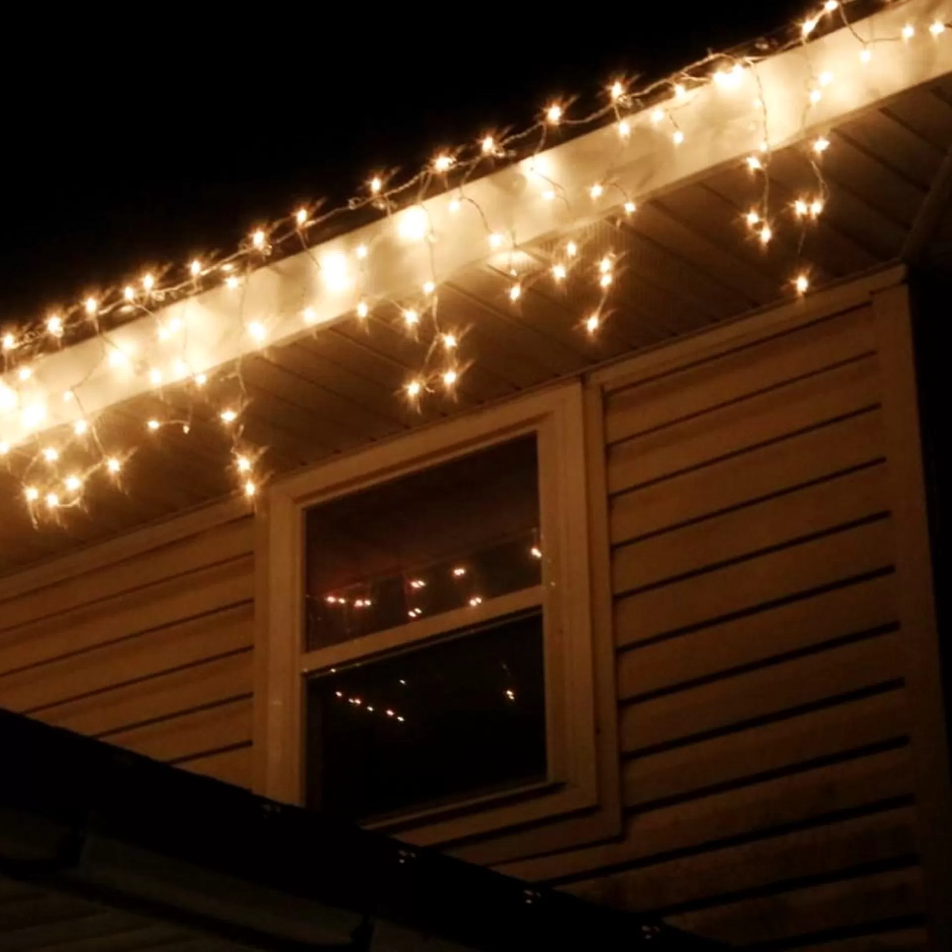 Solistech Led Kerstverlichting Eter Koppelbaar - 300 Lichtpuntjes - Ip65 Waterdicht - Extra Warm Wit 2200K - Hoogwaardige Rubberen Kabel - Energiezuinig 18W - Incl. Stekker 30 M Cheap