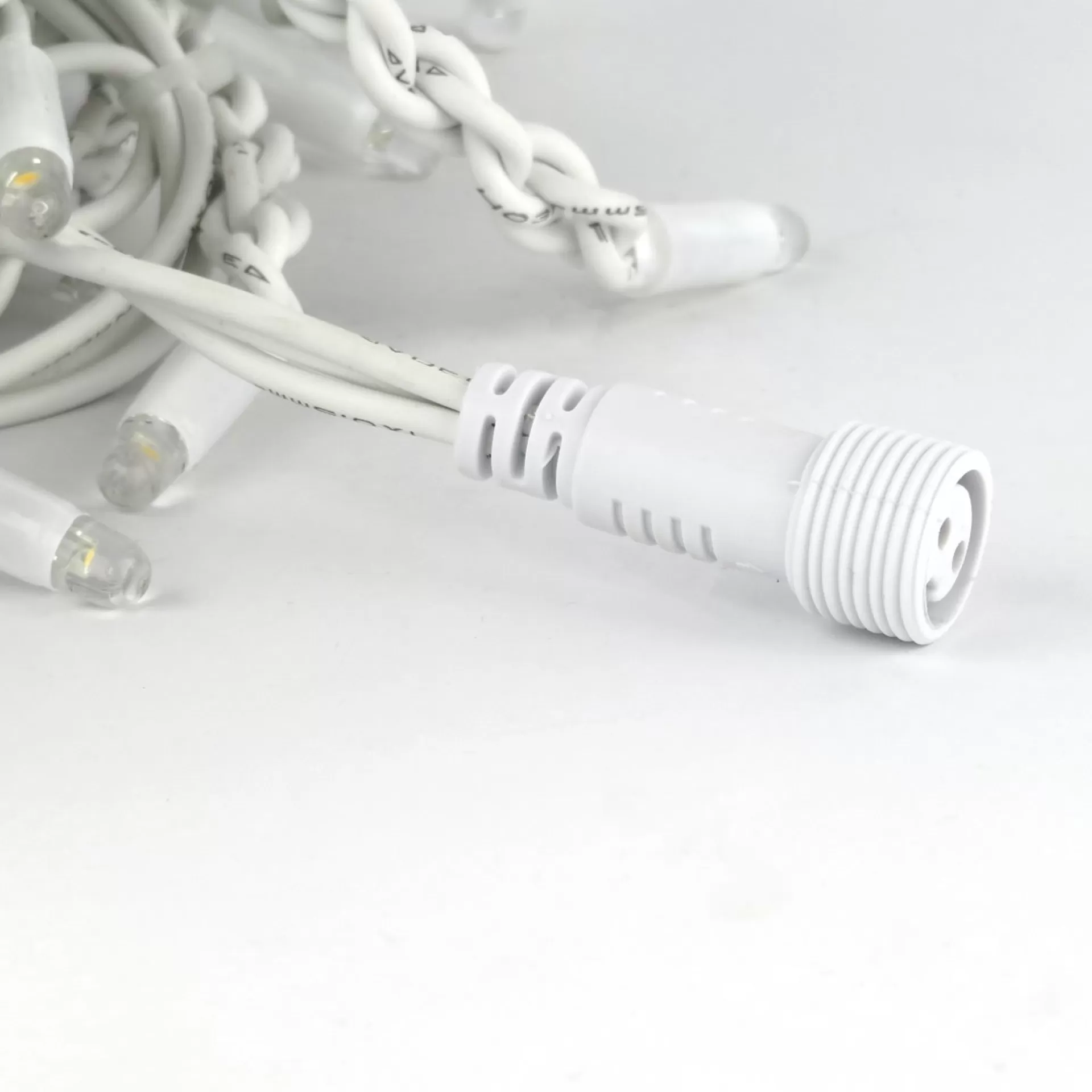 Solistech Kerstlichtsnoeren>Led Kerstverlichting Eter Koppelbaar - 50 Lichtpuntjes - Ip65 Waterdicht - Extra Warm Wit 2200K - Hoogwaardige Rubberen Kabel - Energiezuinig 3W - Incl. Stekker 5 M