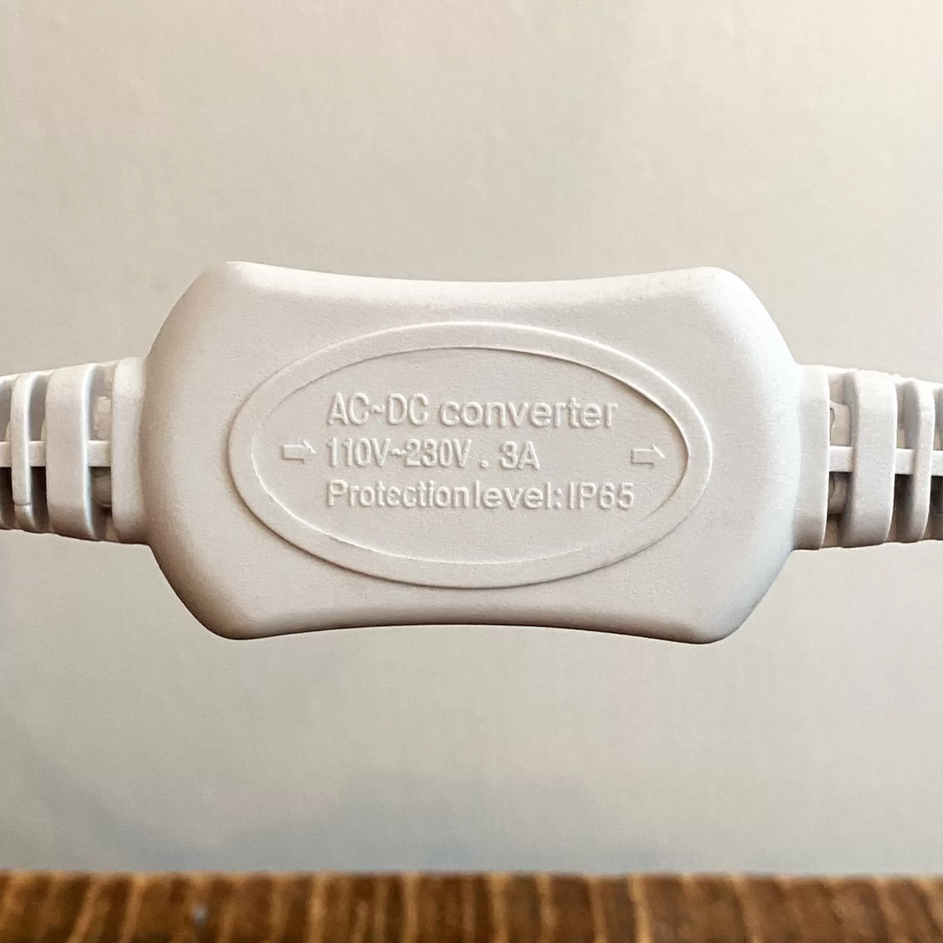 Solistech Kerstlichtsnoeren>Led Kerstverlichting Eter Koppelbaar - 50 Lichtpuntjes - Ip65 Waterdicht - Warm Wit 2700K - Hoogwaardige Rubberen Kabel - Energiezuinig 3W - Incl. Stekker 5 M