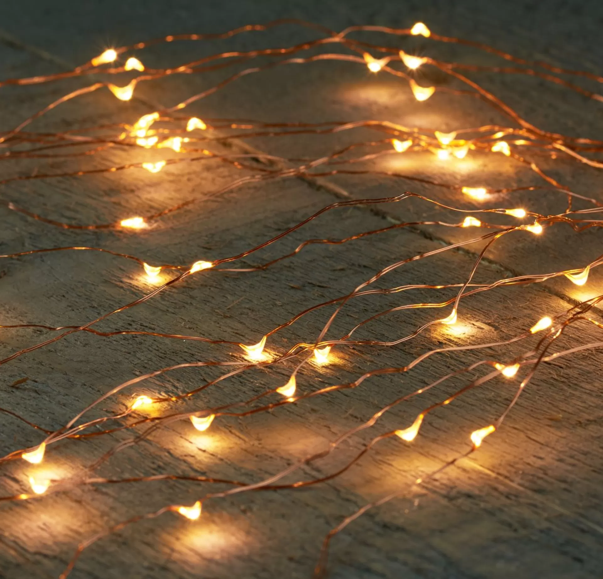 Anna's Collection Kerstlichtsnoeren>Set Van 2X Stuks Cascade Draadverlichting Lichtsnoer Met 100 Lampjes Warm Wit Met 10 Lichtdraden - Kerstverlichting